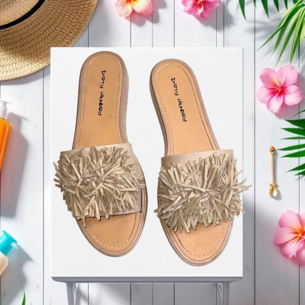 Dirty Laundry Beige Tan Fringe/Pom Paseo Slides Sandals Beach Shoes Women Sz 11